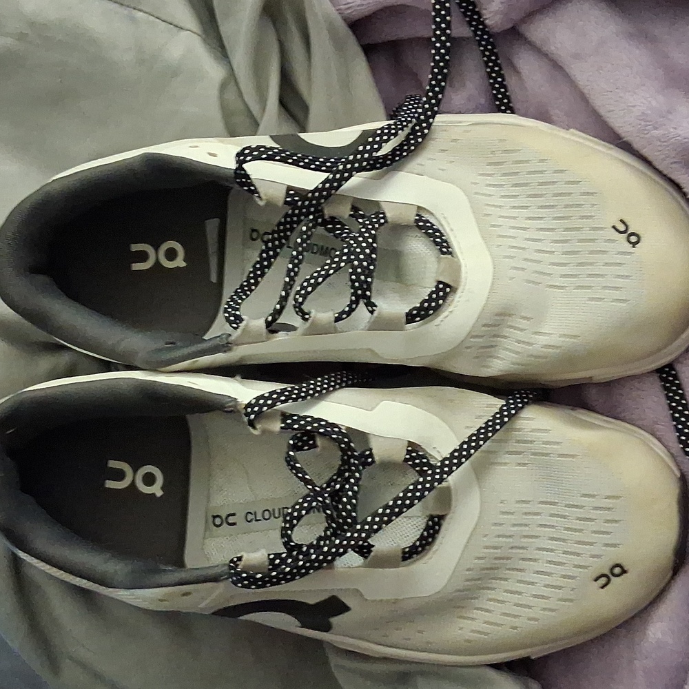 On Running Women's Cream and Black Athletic Shoes - Picture 9 of 11